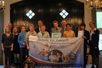 Verleihung der Auszeichnung "Schule der Zukunft - Bildung für Nachhaltigkeit 2012-2015"