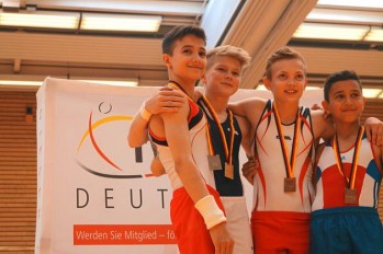 Turnen-David-Schlueter-gewinnt-vier-Medaillen-bei-den-Deutschen-Jugendmeisterschaften-Gold-an-seinem-Geburtstag_image_630_420f_wn